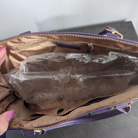 NWOT IMAN Purple Pattern Shoulder Bag w/bottom storage - Picture 4 of 4